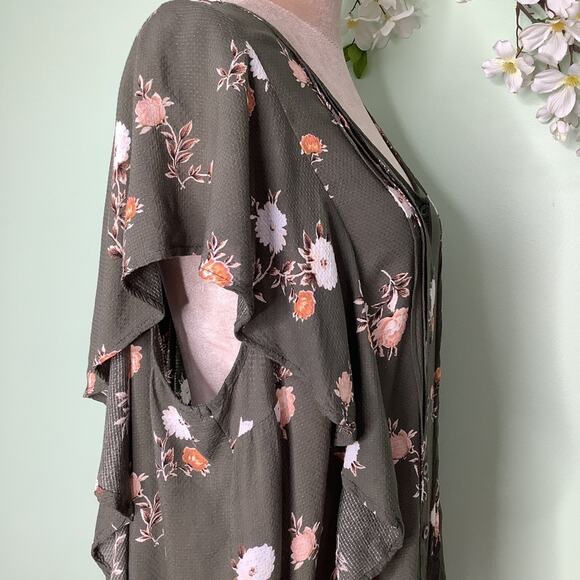 Torrid Floral Pin Tuck Button Front Flutter Ruffle Sleeve Yoked Top Army Green - Picture 5 of 16